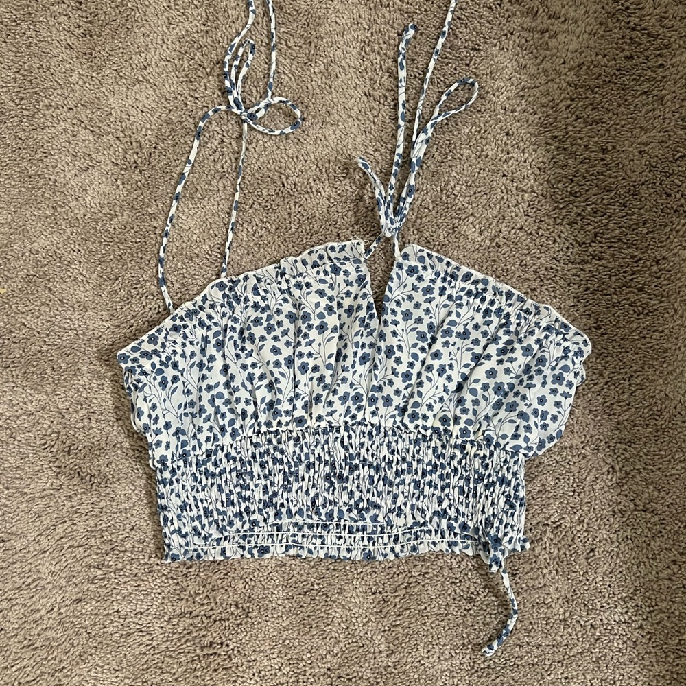 Cropped shirt with flowers